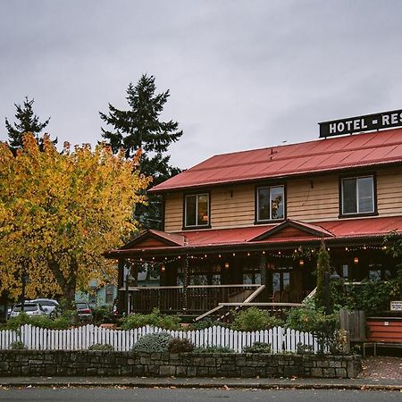 Salt Spring Inn Ганг Экстерьер фото